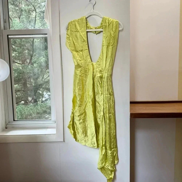 Elliatt Revolve Croatia Mini Dress Cocktail Party Crossover Halter in Citron - Picture 8 of 17